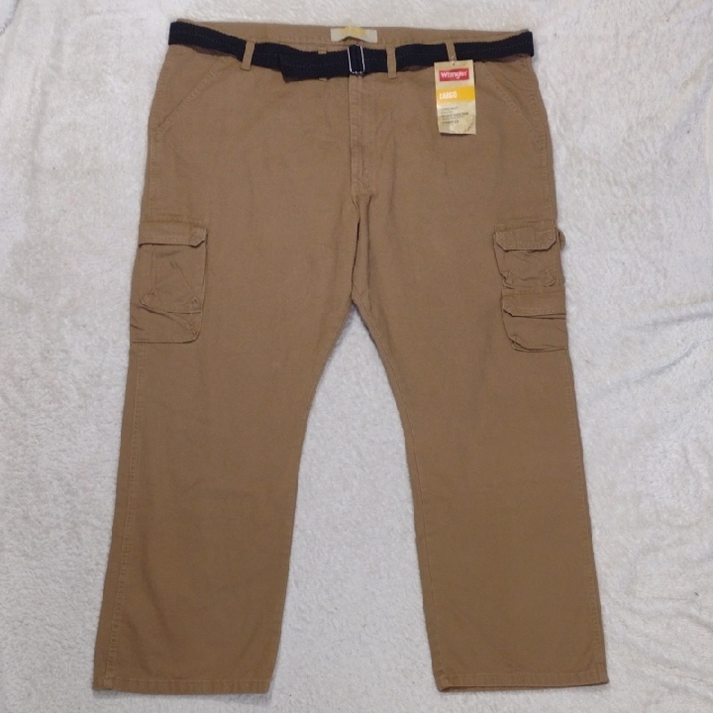 Wrangler Men's Tan Cargo Pants Size 46x30 straight Leg New Belt